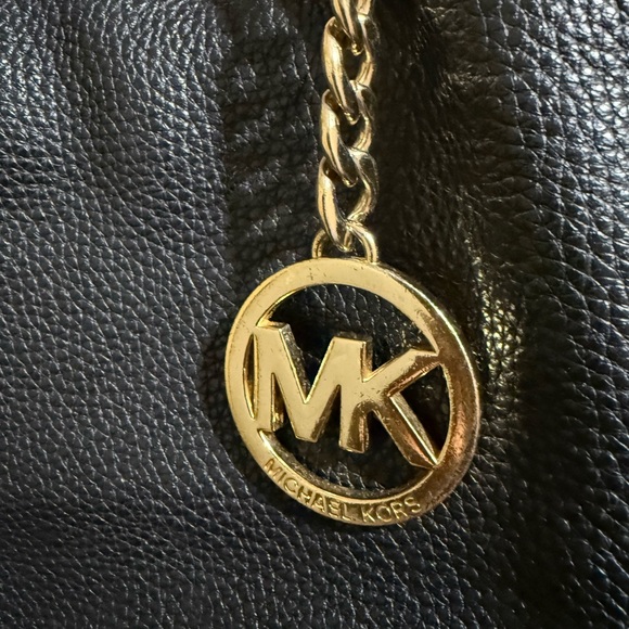 Michael Kors pebble leather shoulder bag - Picture 3 of 15